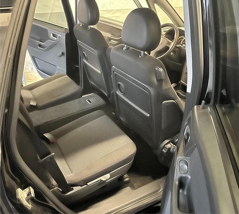 Gebraucht Opel Meriva 100 PS (73 kW) 2010 Schwarz Van / Kleinbus