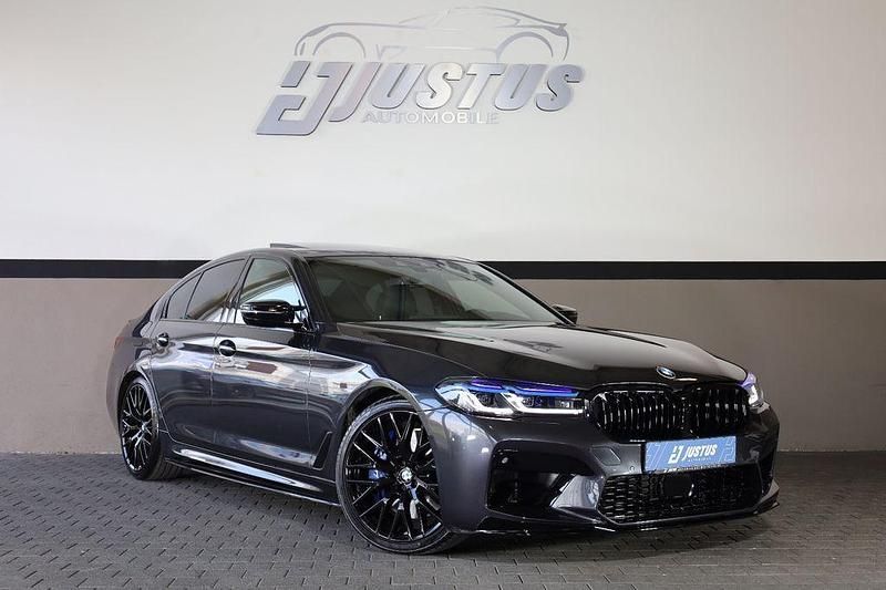 Grau Gebraucht 2019 BMW M550 Performance Limousine | 34.900 € (Superpreis) - Bild 1/4