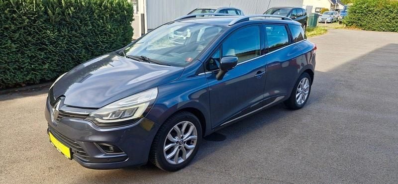 Grau Gebraucht 2017 Renault Clio GrandTour Kombi | 5.790 € (Guter Preis) - Bild 1/2