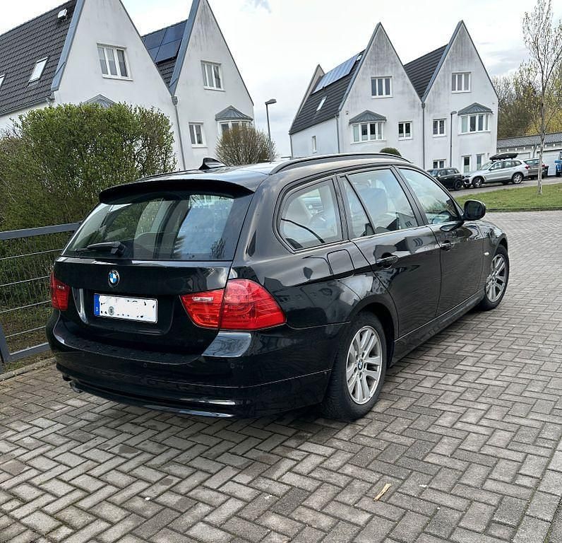 Gebraucht BMW 320 Efficient Dynamics 163 PS (119 kW) 2012 Schwarz Kombi