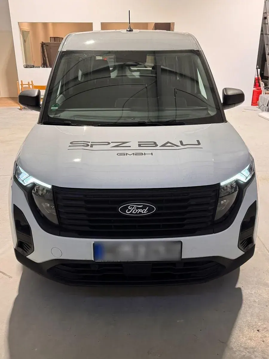 Gebraucht Ford Transit 102 PS (75 kW) 2025 Weiß Van / Kleinbus