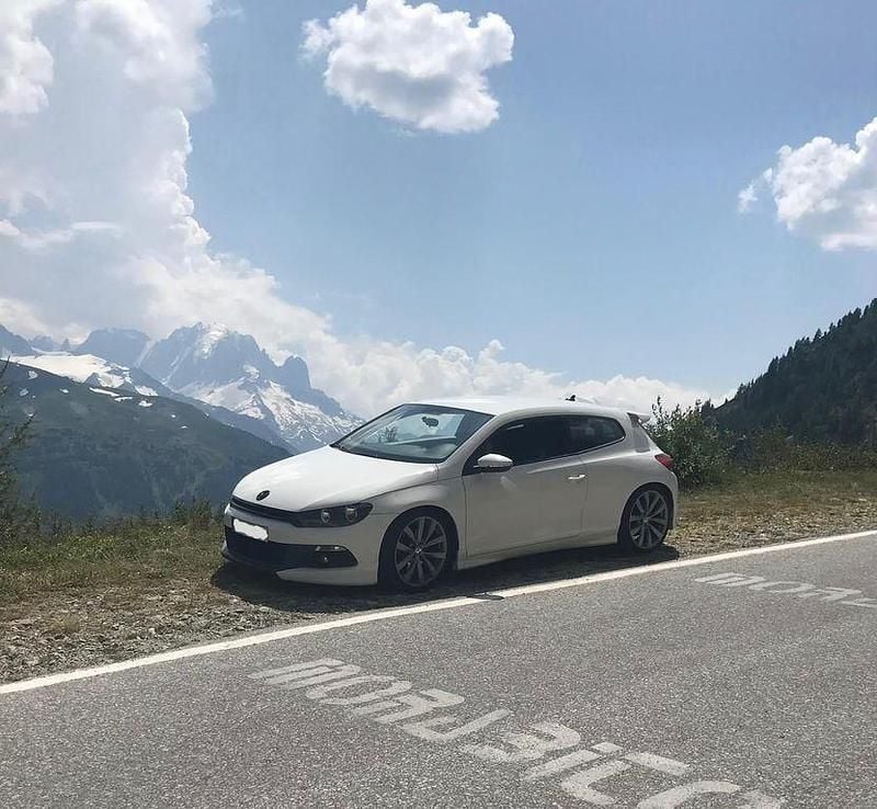 Usata VW Scirocco 200 CV (147 kW) 2009 Bianco Coupé