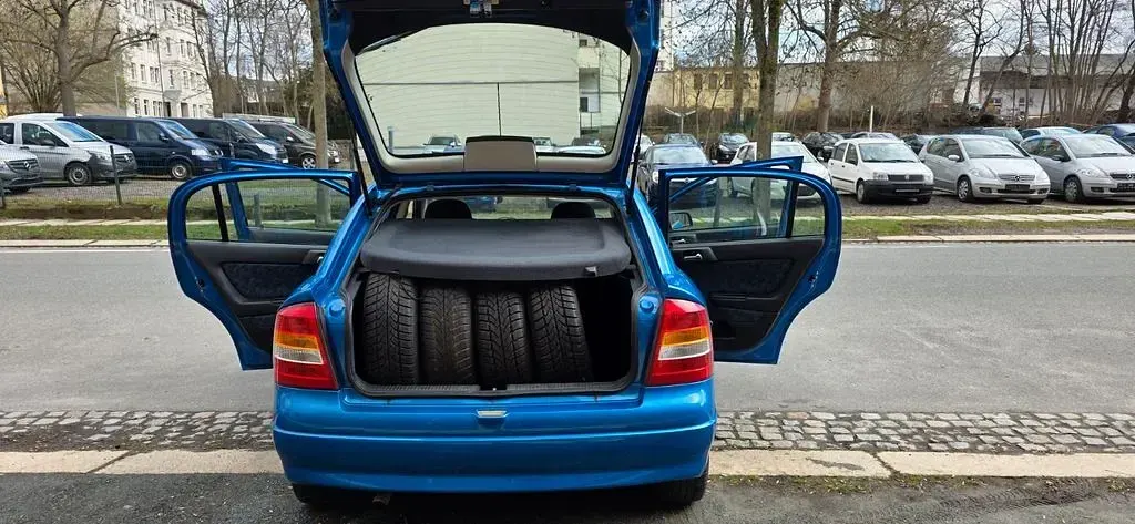Gebraucht Opel Astra Comfort 101 PS (74 kW) 1998 Blau Limousine