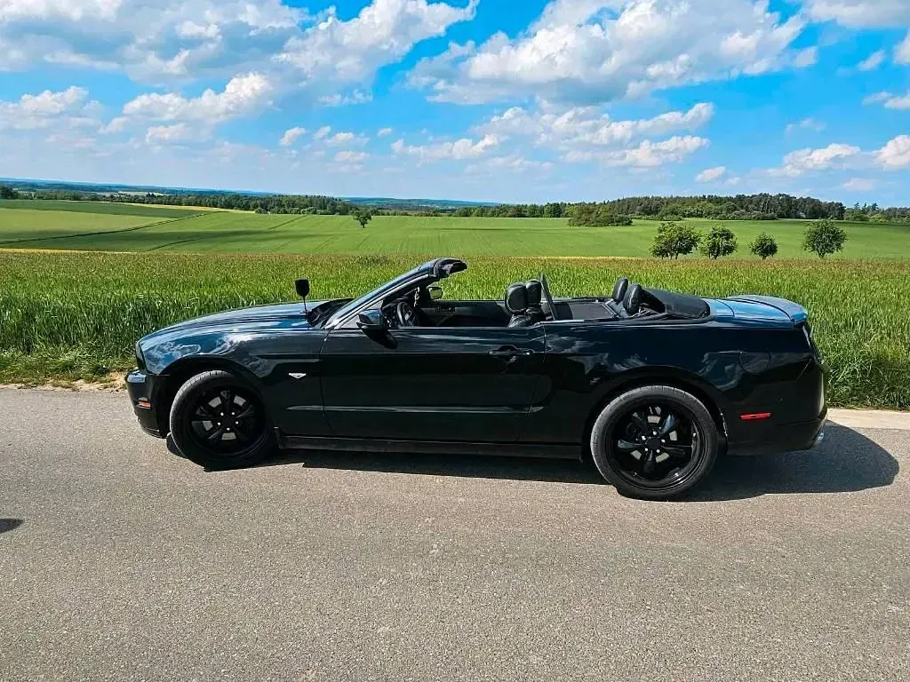 Gebraucht Ford Mustang 305 PS (224 kW) 2012 Schwarz Cabrio