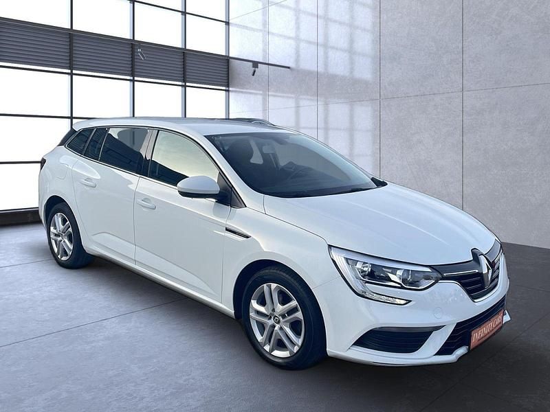 Weiß Gebraucht 2017 Renault Mégane GrandTour Play Kombi | 9.150 € (Fairer Preis) - Bild 1/4