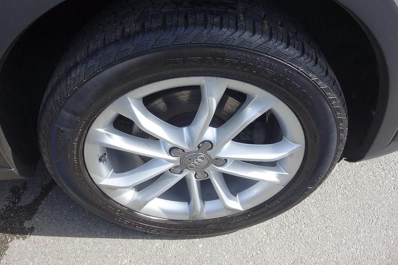 Second-hand Audi Q3 Sport 177 CP (130 kW) 2012 Negru SUV