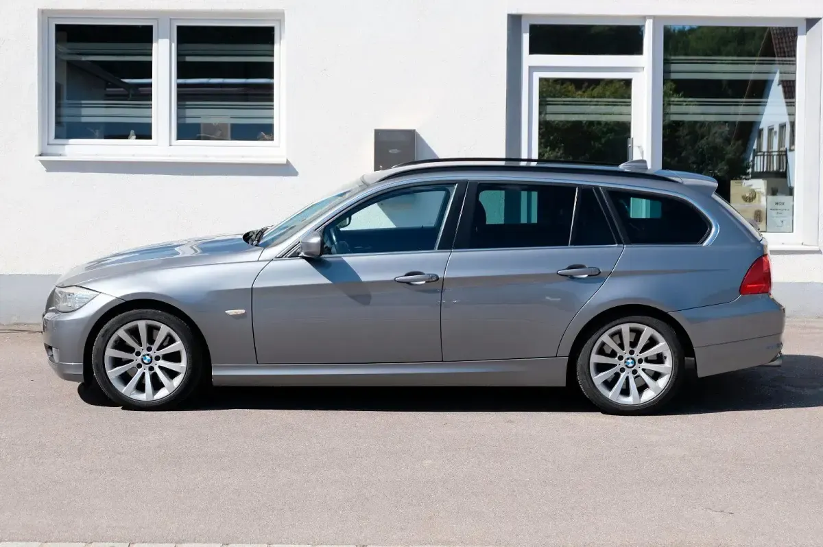Gebraucht BMW 325 204 PS (150 kW) 2011 Grün Kombi