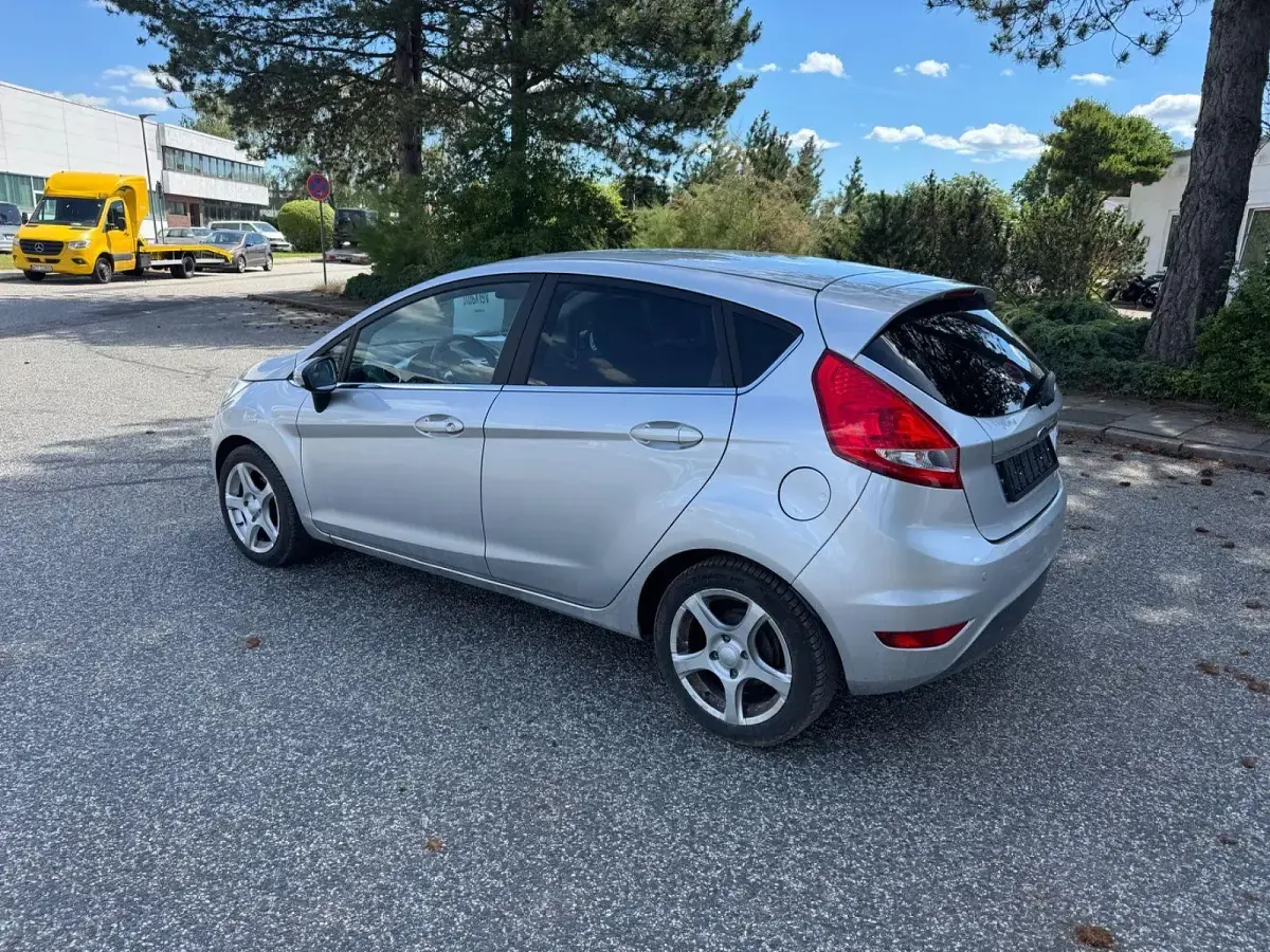 Gebraucht Ford Fiesta Titanium 97 PS (71 kW) 2011 Limousine