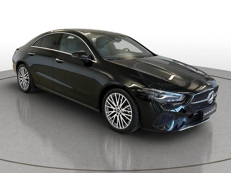 Gebraucht Mercedes CLA180 Progressive 136 PS (100 kW) 2025 Unilack nachtschwarz Limousine