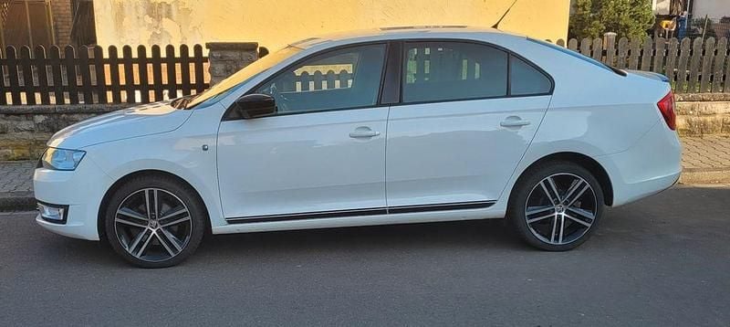 Gebraucht Skoda Rapid Style 105 PS (77 kW) 2014 Weiß Kleinwagen