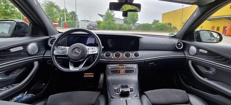 Gebraucht Mercedes E220 AMG 194 PS (142 kW) 2019 Blau Limousine