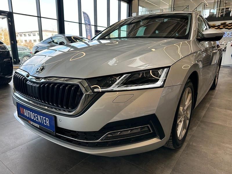 Gebraucht Skoda Octavia First Edition 150 PS (110 kW) 2021 Silber Kombi