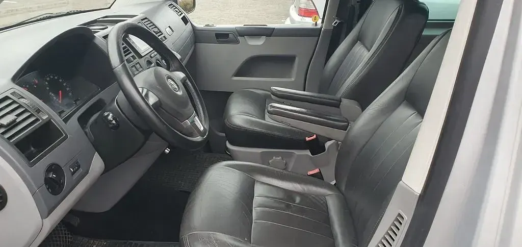 Usado VW Transporter 174 HP (127 kW) 2008 Cinzento Van