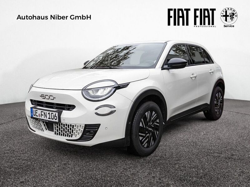 Weiß Gebraucht 2024 Fiat 600 Limousine | 23.477 € (Guter Preis) - Bild 1/4