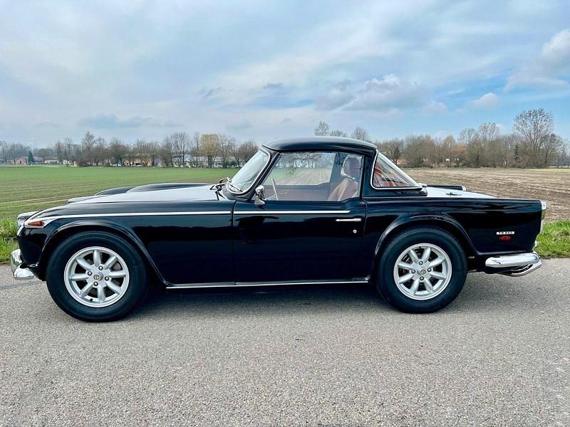 Gebraucht Triumph TR 250 103 PS (75 kW) 1968 Schwarz Cabrio