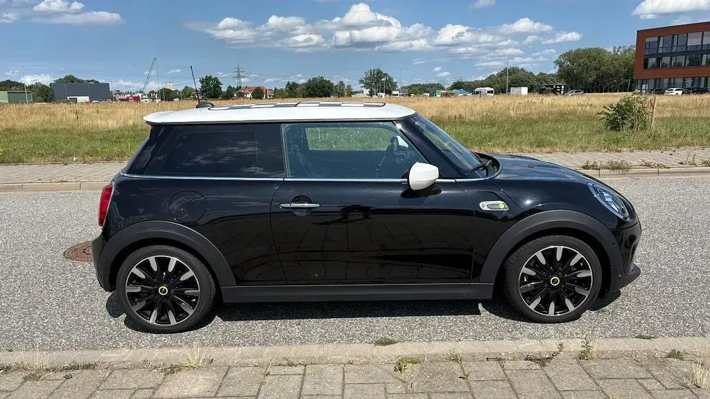 Gebraucht Mini Cooper SE 135 kW (184 PS) 2021 Schwarz Kleinwagen