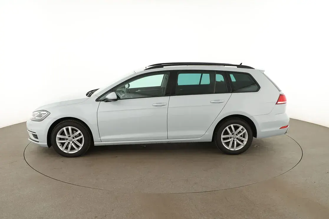 Gebraucht VW Golf VII Comfortline 2018 Weiß Kombi