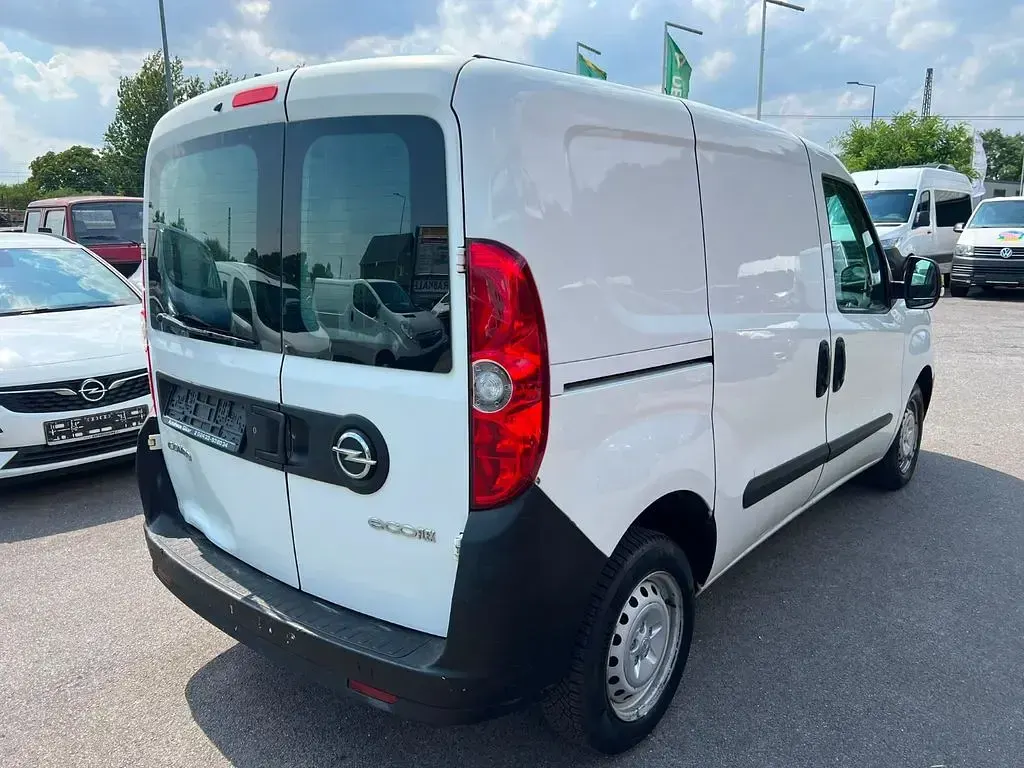 Gebraucht Opel Combo 95 PS (69 kW) 2016 Weiß Van / Kleinbus