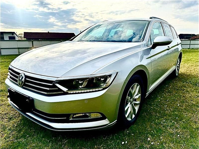 Silber Gebraucht 2019 VW Passat Comfortline Kombi | 15.800 € (Guter Preis) - Bild 1/4
