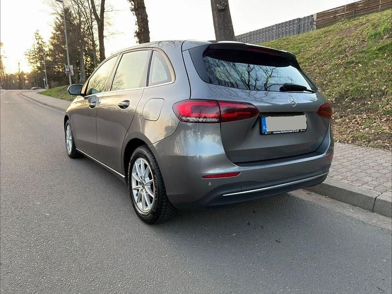 Gebraucht Mercedes 200 150 PS (110 kW) 2020 Grau Limousine
