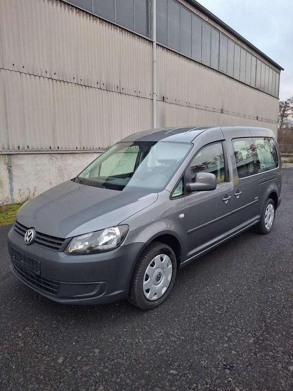 Grau Gebraucht 2015 VW Caddy Maxi Team Van / Kleinbus | 12.200 € (Fairer Preis) - Bild 1/4