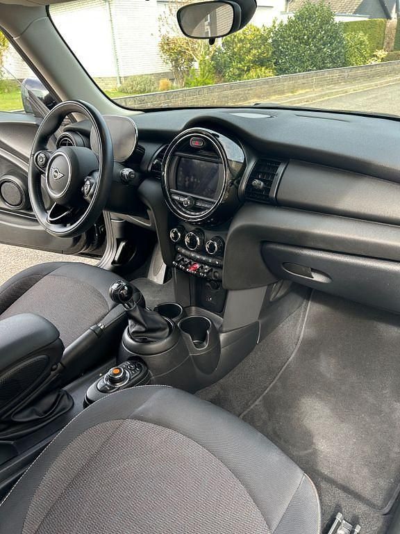 Gebraucht Mini ONE Pepper 102 PS (75 kW) 2021 Schwarz Kleinwagen