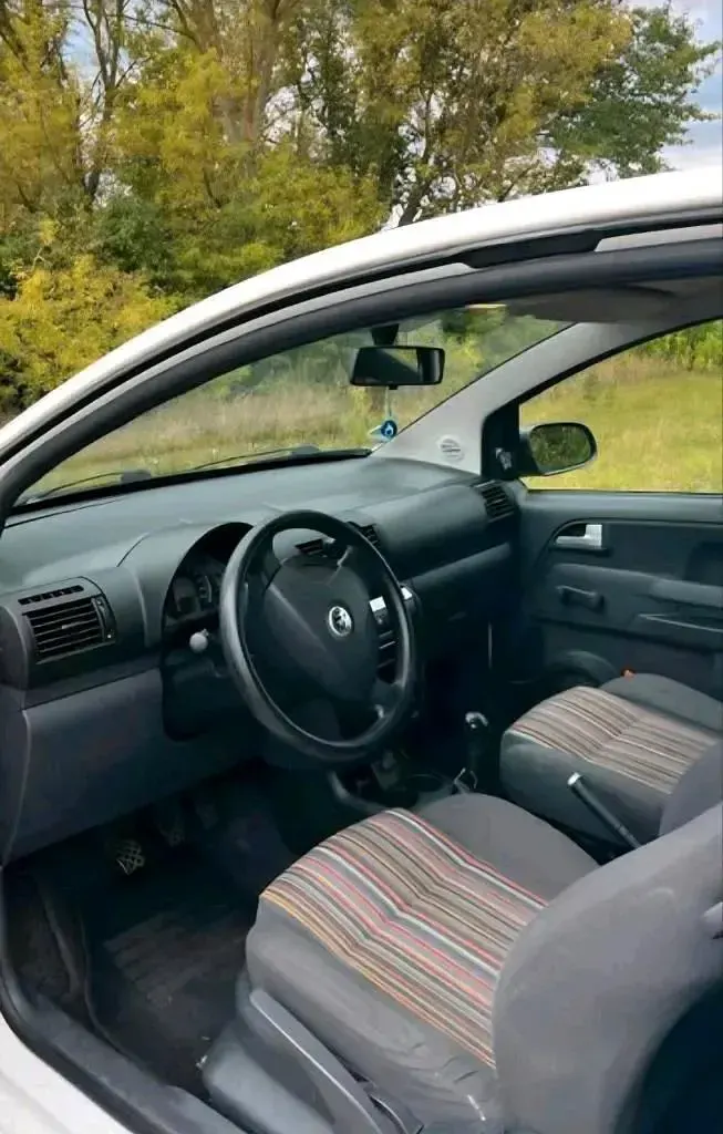 Używany VW Fox 55 KM (40 kW) 2007 Biały Hatchback