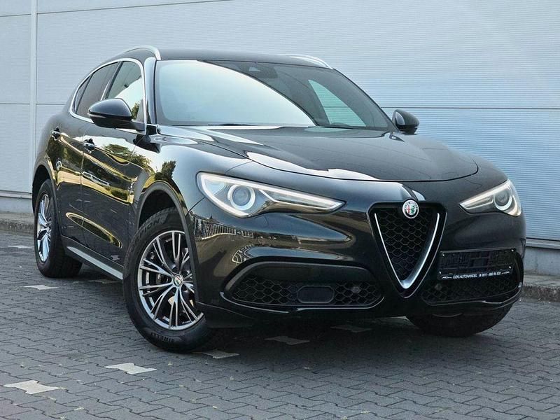 Schwarz Gebraucht 2018 Alfa Romeo Stelvio Super SUV | 24.800 € (Fairer Preis) - Bild 1/4