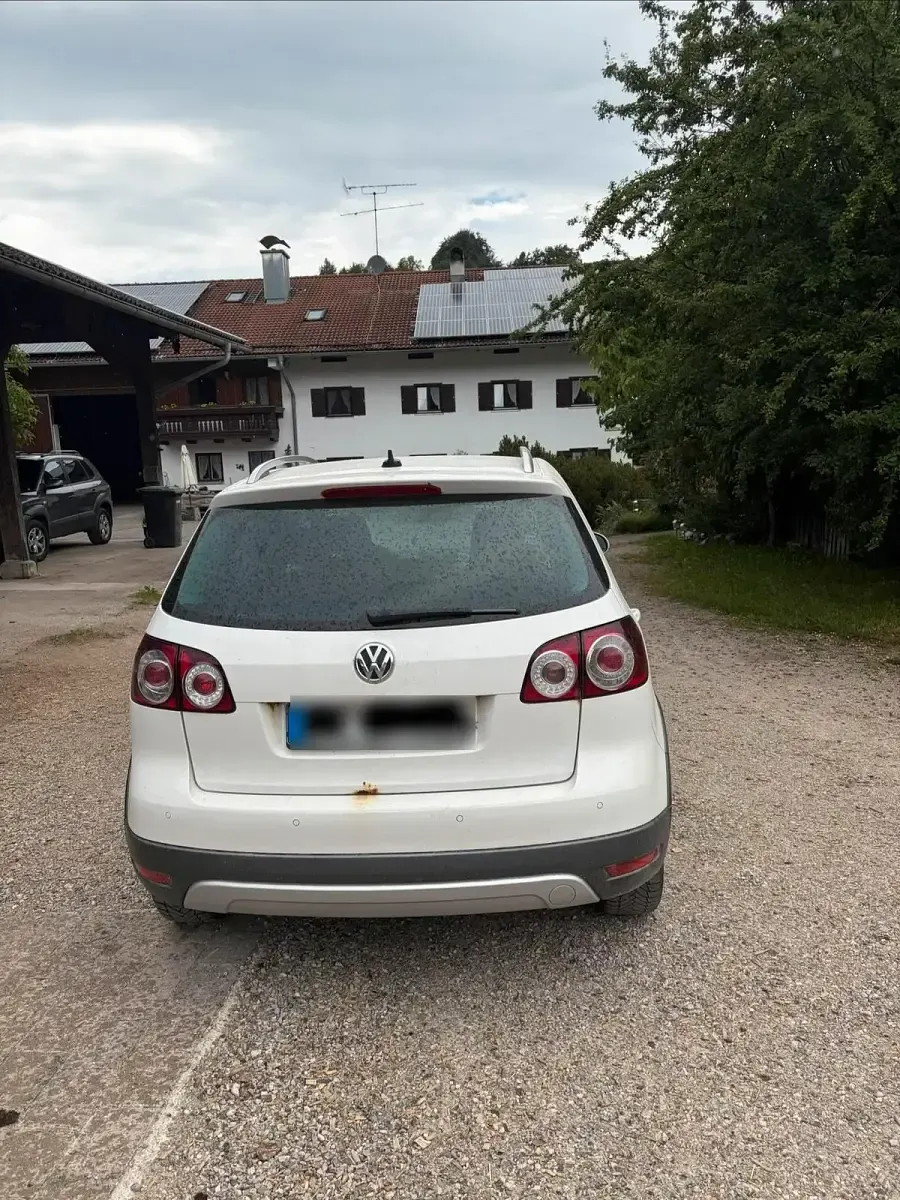 Gebraucht VW Golf VI 101 PS (74 kW) 2011 Weiß Kleinwagen