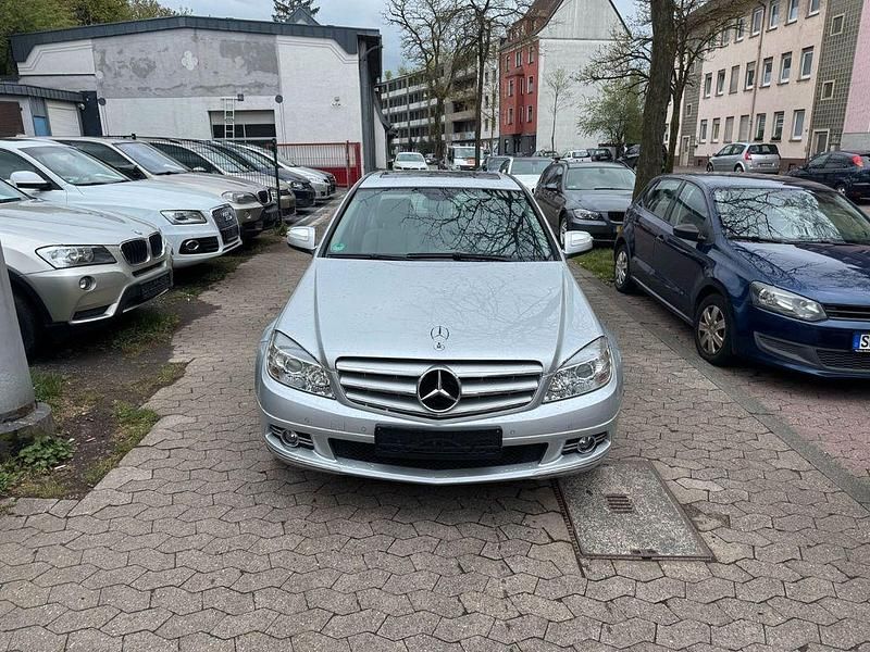 Silber Gebraucht 2007 Mercedes C200 Limousine | 7.900 € (Fairer Preis) - Bild 1/4