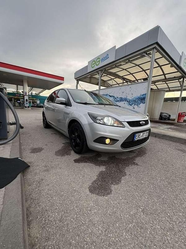 Gebraucht Ford Focus Style 109 PS (80 kW) 2010 Limousine