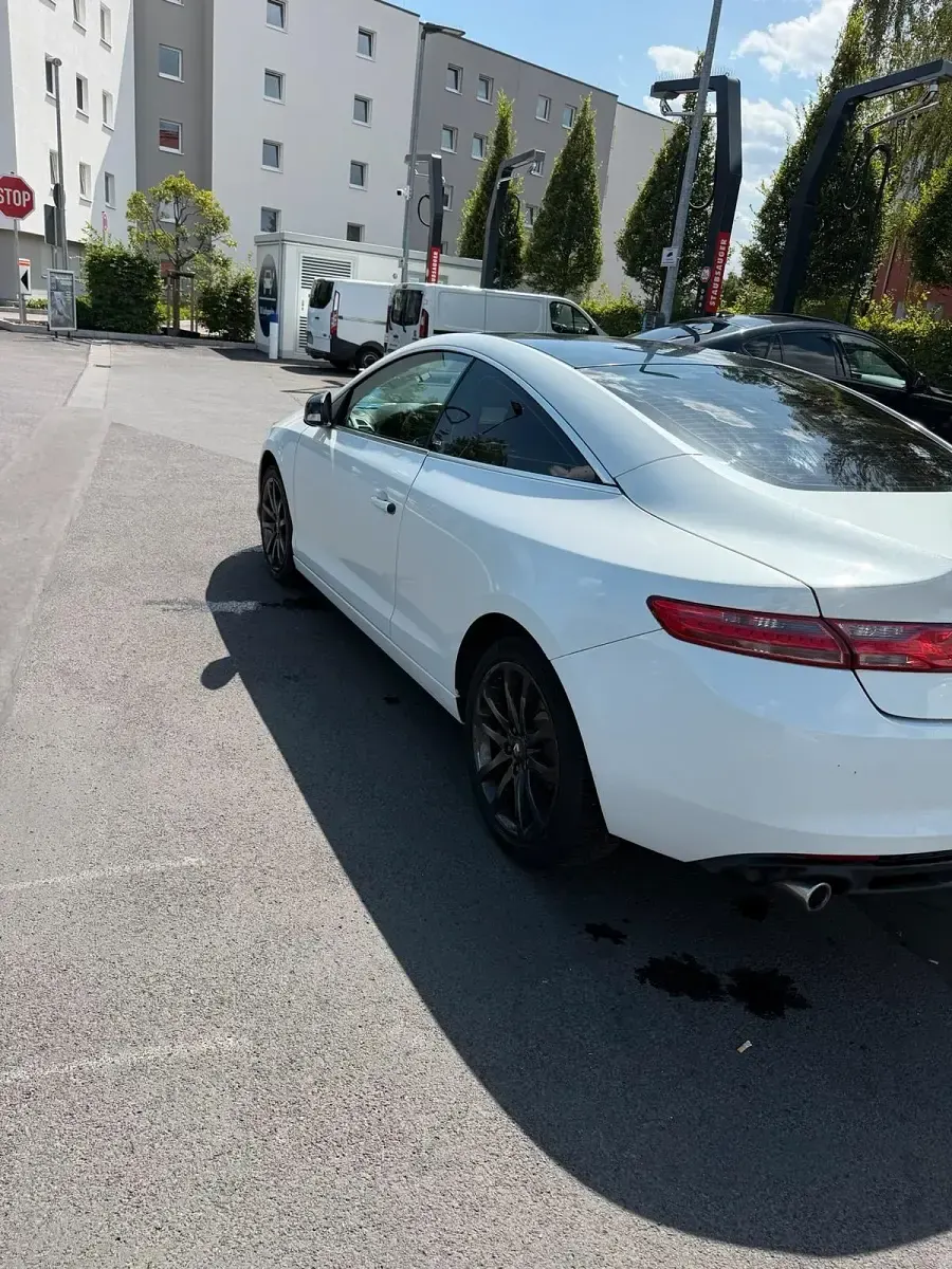 Gebraucht Renault Laguna Coupé 179 PS (131 kW) 2013 Weiß Coupé