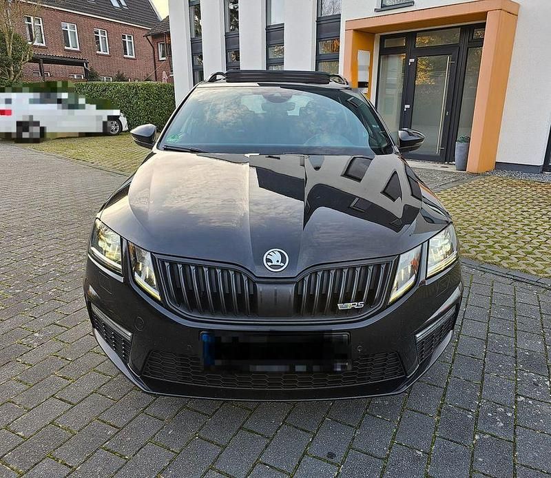 Schwarz Gebraucht 2017 Skoda Octavia RS Limousine | 11.590 € (Guter Preis) - Bild 1/4