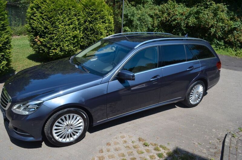 Gebraucht Mercedes E200 136 PS (100 kW) 2013 Blau Limousine