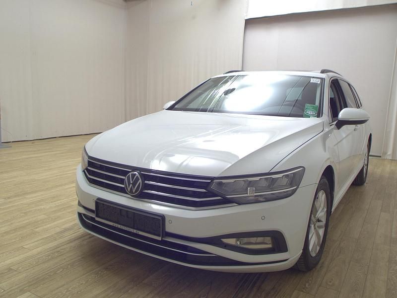 Gebraucht VW Passat Business 150 PS (110 kW) 2022 Weiss Kombi