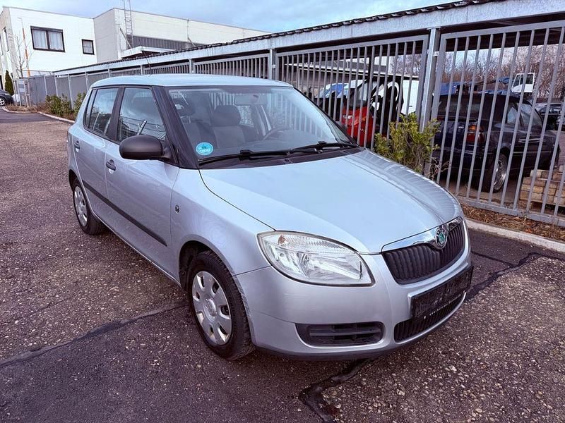 Gebraucht Skoda Fabia Classic 60 PS (44 kW) 2009 Silber Limousine