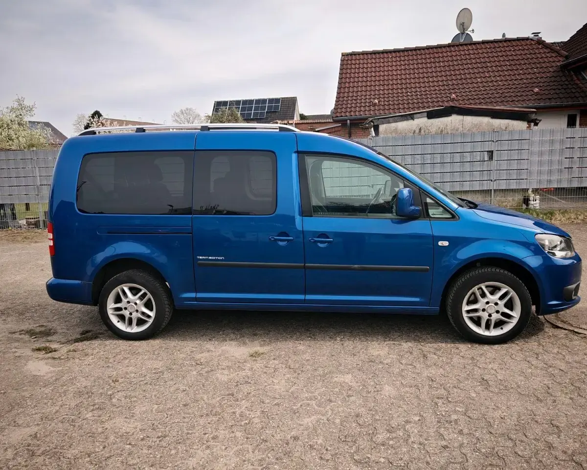 Gebraucht VW Caddy Maxi Edition 105 PS (77 kW) 2015 Blau Van / Kleinbus
