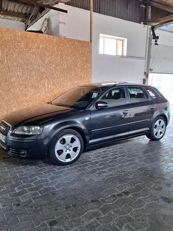 Andere farben Gebraucht 2005 Audi A3 Sportback S-Line Kombi | 2.800 € (Fairer Preis) - Bild 1/4