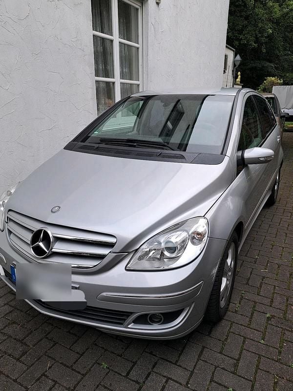Silber Gebraucht 2007 Mercedes B200 Van / Kleinbus | 3.250 € (Fairer Preis) - Bild 1/4