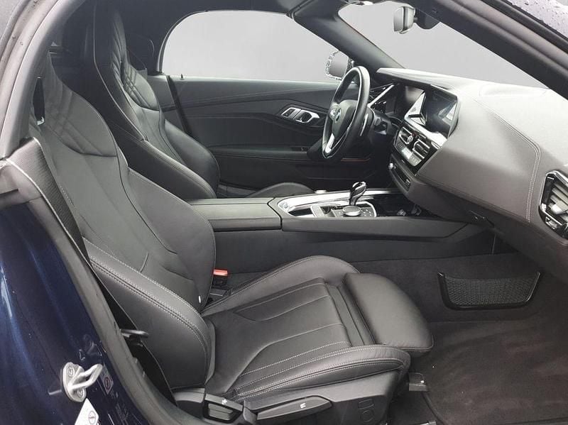 Gebraucht BMW Z4 Sport Line 197 PS (144 kW) 2022 Blau Cabrio