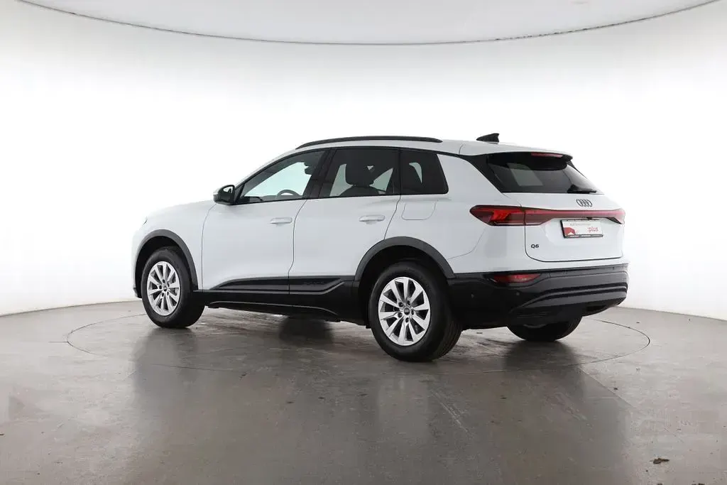 Gebraucht Audi Q6 e-tron Ambiente 185 kW (252 PS) 2025 Gletscherweiß SUV