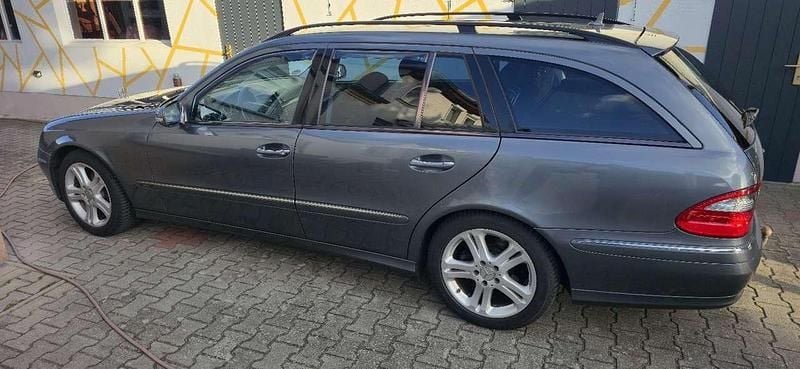 Gebraucht Mercedes E200 Avantgarde 184 PS (135 kW) 2008 Grau Kombi