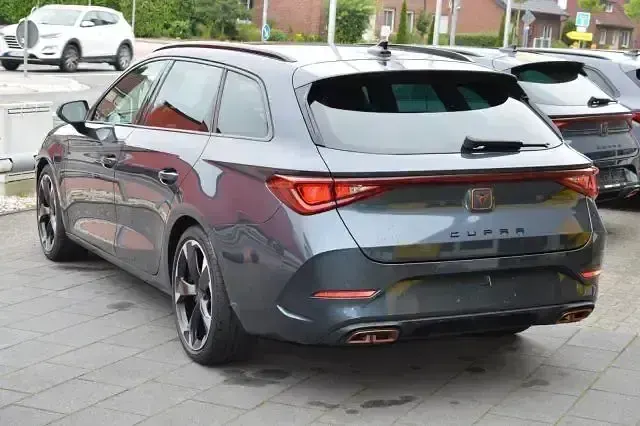 Gebraucht Cupra Leon 204 PS (150 kW) 2023 Grau Limousine