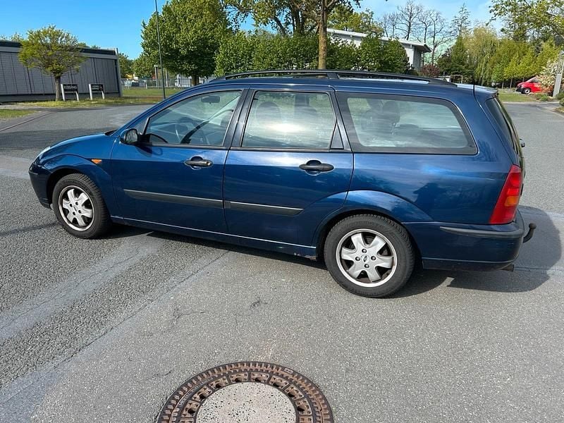 Usata Ford Focus 120 CV (88 kW) 2002 Blu Station wagon