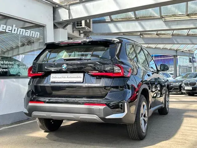 Gebraucht BMW X1 Sport Line 136 PS (100 kW) 2024 Saphirschwarz (metallic) SUV