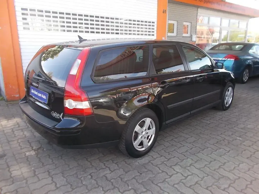Brugt Volvo V50 125 HK (91 kW) 2004 Sort Stationcar