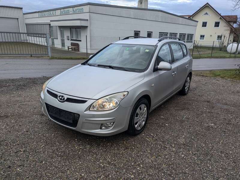 Silber Gebraucht 2009 Hyundai i30 Classic Kombi | 1.250 € (Superpreis) - Bild 1/4