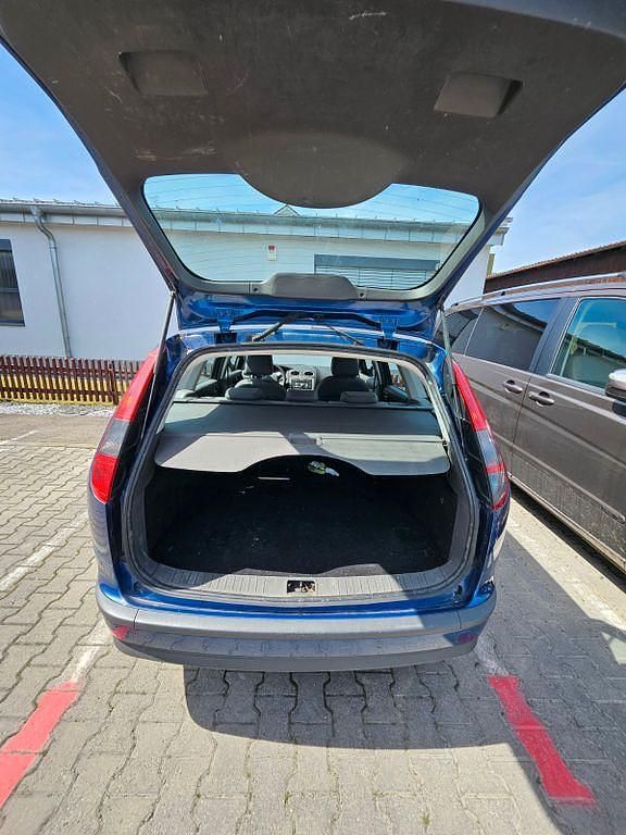 Blau Gebraucht 2007 Ford Focus Style Limousine | 799 € (Superpreis) - Bild 1/4