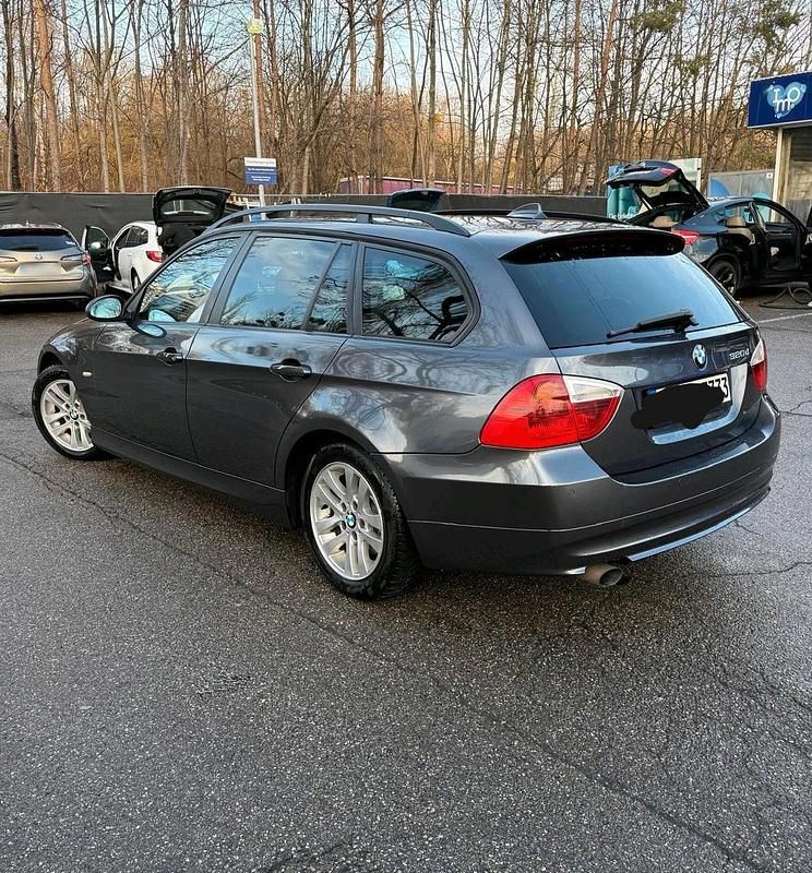 Gebraucht BMW 320 177 PS (130 kW) 2007 Grau Kombi