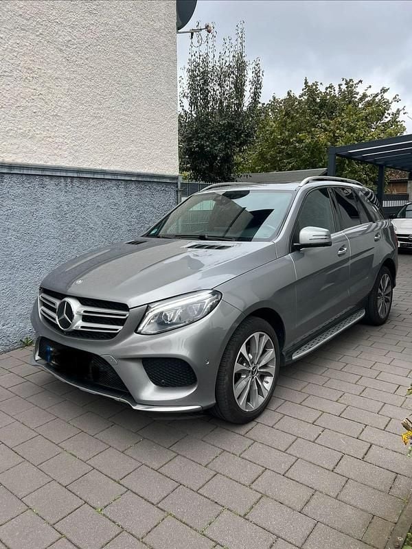 Grau Gebraucht 2016 Mercedes GLE350 SUV | 28.999 € (Guter Preis) - Bild 1/4